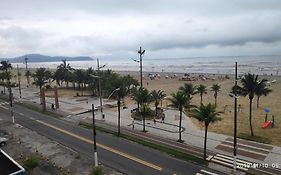 Praia Grande - De frente para o mar para casais - Oceanfront apartment for couples